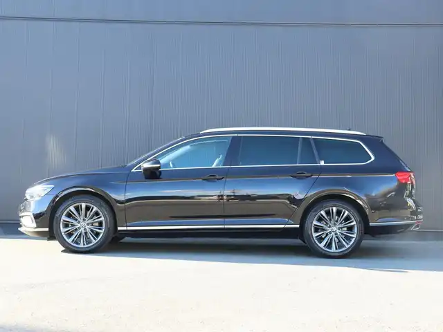 フォルクスワーゲン ＶＷ パサート ヴァリアント TDIエレガンス アドバンス 静岡県 2021(令3)年 3.4万km 黒 黒革シート/HUD/ACC/LKA/衝突軽減ブレーキ/360°カメラ/Apple Carplay/前席パワーシート/前席シートヒーター/電動リアゲート/LEDヘッドライト