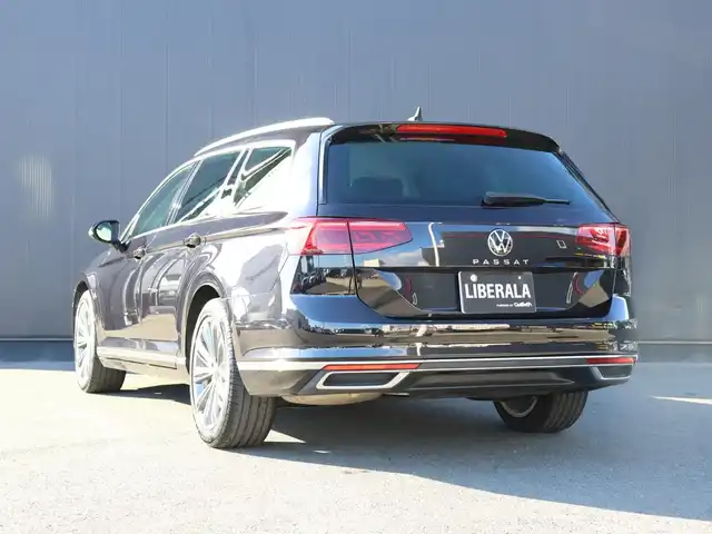 フォルクスワーゲン ＶＷ パサート ヴァリアント TDIエレガンス アドバンス 静岡県 2021(令3)年 3.4万km 黒 黒革シート/HUD/ACC/LKA/衝突軽減ブレーキ/360°カメラ/Apple Carplay/前席パワーシート/前席シートヒーター/電動リアゲート/LEDヘッドライト