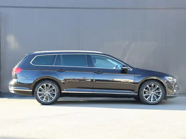 フォルクスワーゲン ＶＷ パサート ヴァリアント TDIエレガンス アドバンス 静岡県 2021(令3)年 3.4万km 黒 黒革シート/HUD/ACC/LKA/衝突軽減ブレーキ/360°カメラ/Apple Carplay/前席パワーシート/前席シートヒーター/電動リアゲート/LEDヘッドライト