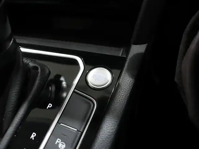 フォルクスワーゲン ＶＷ パサート ヴァリアント TDIエレガンス アドバンス 静岡県 2021(令3)年 3.4万km 黒 黒革シート/HUD/ACC/LKA/衝突軽減ブレーキ/360°カメラ/Apple Carplay/前席パワーシート/前席シートヒーター/電動リアゲート/LEDヘッドライト