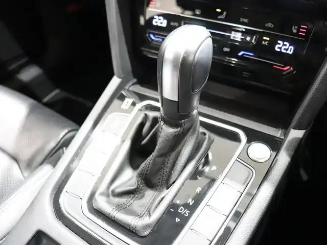 フォルクスワーゲン ＶＷ パサート ヴァリアント TDIエレガンス アドバンス 静岡県 2021(令3)年 3.4万km 黒 黒革シート/HUD/ACC/LKA/衝突軽減ブレーキ/360°カメラ/Apple Carplay/前席パワーシート/前席シートヒーター/電動リアゲート/LEDヘッドライト