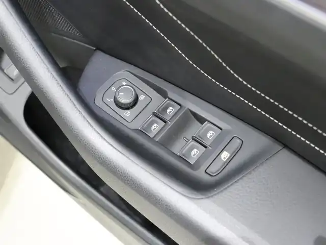 フォルクスワーゲン ＶＷ パサート ヴァリアント TDIエレガンス アドバンス 静岡県 2021(令3)年 3.4万km 黒 黒革シート/HUD/ACC/LKA/衝突軽減ブレーキ/360°カメラ/Apple Carplay/前席パワーシート/前席シートヒーター/電動リアゲート/LEDヘッドライト