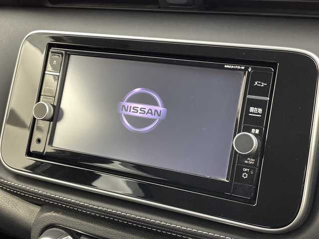 日産 キックス X 新潟県 2021(令3)年 5.4万km ブリリアントホワイトパール/ピュアブラック 2トーン 純正メモリナビ【MM317D-W】/　フルセグTV/Bluetooth/CD/DVD/プロパイロット/衝突被害軽減ブレーキ/レーンキープアシスト/レーダークルーズコントロール/前後コーナーセンサー/インテリジェントルームミラー/アラウンドビューモニター/ステアリングヒーター/前席シートヒーター/ハーフレザーシート/横滑り防止装置/LEDヘッドライト/オートマチックハイビーム/オートライト/純正フロアマット/純正アルミホイール/スマートキー/スペアキー/ステアリングスイッチ