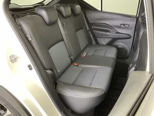 日産 キックス X 新潟県 2021(令3)年 5.4万km ブリリアントホワイトパール/ピュアブラック 2トーン 純正メモリナビ【MM317D-W】/　フルセグTV/Bluetooth/CD/DVD/プロパイロット/衝突被害軽減ブレーキ/レーンキープアシスト/レーダークルーズコントロール/前後コーナーセンサー/インテリジェントルームミラー/アラウンドビューモニター/ステアリングヒーター/前席シートヒーター/ハーフレザーシート/横滑り防止装置/LEDヘッドライト/オートマチックハイビーム/オートライト/純正フロアマット/純正アルミホイール/スマートキー/スペアキー/ステアリングスイッチ