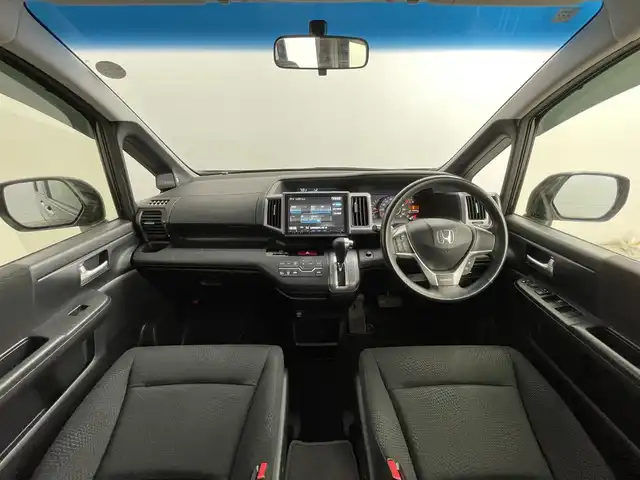 ホンダ ステップワゴン スパーダ Z 道央・札幌 2013(平25)年 6.1万km プレミアムコスミックバイオレットパール ・４WD/・寒冷地仕様/・純正ナビゲーション（VXM-135VFNi）/　ＣＤ/ＤＶＤ/フルセグ/ＳＤ/ＢＴ/・純正ビルトインETC/・バックカメラ/・ヒッチメンバー/・両側パワースライドドア/・横滑り防止装置/・HIDヘッドライト/・オートライト/・パドルシフト/・ミラーヒーター/・ドアバイザー/・ワイパーデアイサー/・スマートキー/・スペアキー1本/・社外フロアマット（前席欠品）/・純正AW16インチ/・保証書あり/・取説あり