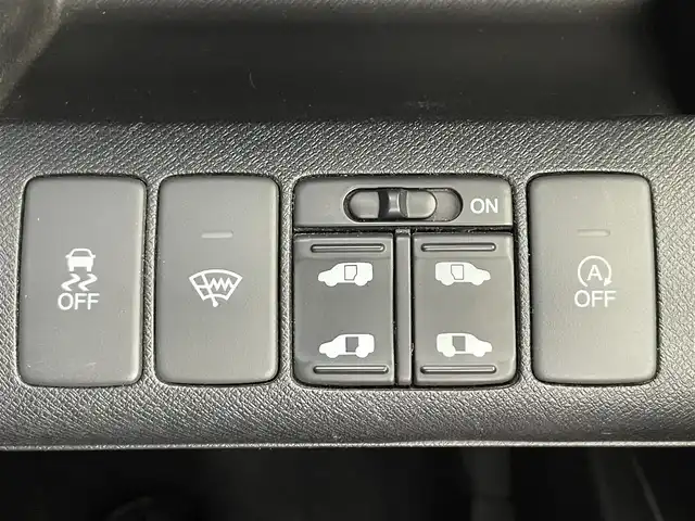 ホンダ ステップワゴン スパーダ Z 道央・札幌 2013(平25)年 6.1万km プレミアムコスミックバイオレットパール ・４WD/・寒冷地仕様/・純正ナビゲーション（VXM-135VFNi）/　ＣＤ/ＤＶＤ/フルセグ/ＳＤ/ＢＴ/・純正ビルトインETC/・バックカメラ/・ヒッチメンバー/・両側パワースライドドア/・横滑り防止装置/・HIDヘッドライト/・オートライト/・パドルシフト/・ミラーヒーター/・ドアバイザー/・ワイパーデアイサー/・スマートキー/・スペアキー1本/・社外フロアマット（前席欠品）/・純正AW16インチ/・保証書あり/・取説あり