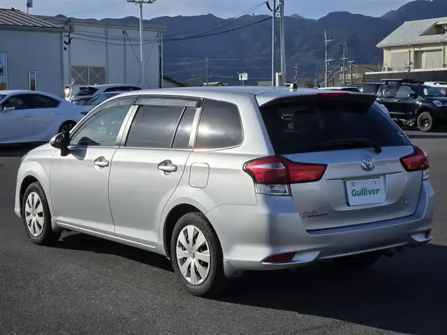 トヨタ カローラ フィールダー 1．5G 鹿児島県 2016(平28)年 4.1万km シルバーM トヨタセーフティセンス　/純正ＳＤナビ（ＮＳＣＰ－Ｗ６４）　/Ｂｌｕｅｔｏｏｔｈオーディオ　/フルセグテレビ　/アイドリングストップ　/プッシュスタート／スマートキー