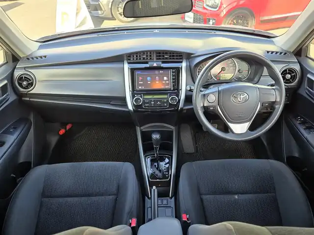 トヨタ カローラ フィールダー 1．5G 鹿児島県 2016(平28)年 4.1万km シルバーM トヨタセーフティセンス　/純正ＳＤナビ（ＮＳＣＰ－Ｗ６４）　/Ｂｌｕｅｔｏｏｔｈオーディオ　/フルセグテレビ　/アイドリングストップ　/プッシュスタート／スマートキー