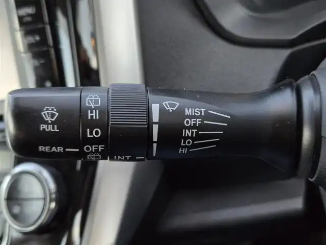 トヨタ カローラ フィールダー 1．5G 鹿児島県 2016(平28)年 4.1万km シルバーM トヨタセーフティセンス　/純正ＳＤナビ（ＮＳＣＰ－Ｗ６４）　/Ｂｌｕｅｔｏｏｔｈオーディオ　/フルセグテレビ　/アイドリングストップ　/プッシュスタート／スマートキー