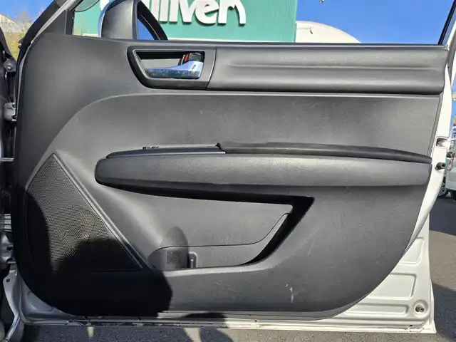 トヨタ カローラ フィールダー 1．5G 鹿児島県 2016(平28)年 4.1万km シルバーM トヨタセーフティセンス　/純正ＳＤナビ（ＮＳＣＰ－Ｗ６４）　/Ｂｌｕｅｔｏｏｔｈオーディオ　/フルセグテレビ　/アイドリングストップ　/プッシュスタート／スマートキー