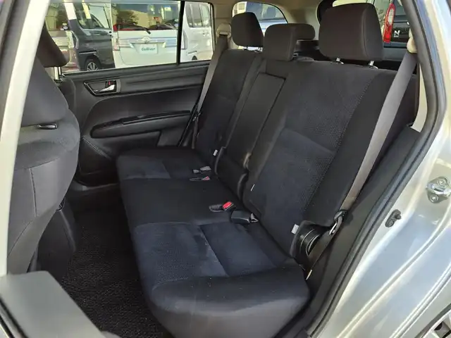 トヨタ カローラ フィールダー 1．5G 鹿児島県 2016(平28)年 4.1万km シルバーM トヨタセーフティセンス　/純正ＳＤナビ（ＮＳＣＰ－Ｗ６４）　/Ｂｌｕｅｔｏｏｔｈオーディオ　/フルセグテレビ　/アイドリングストップ　/プッシュスタート／スマートキー