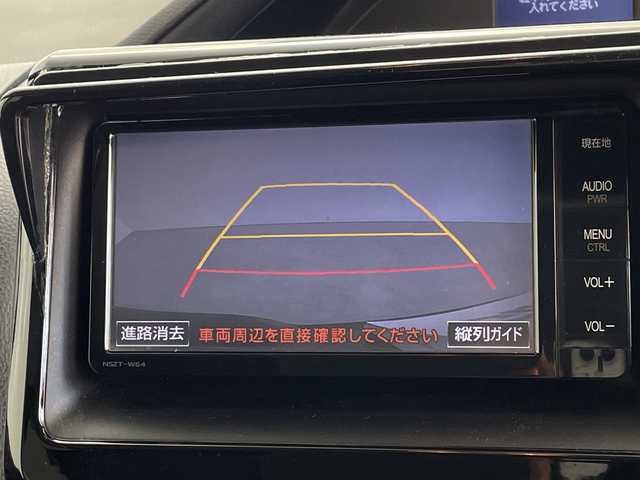 トヨタ ノア X 鹿児島県 2014(平26)年 9.4万km ブラック 純正SDナビ/(BT/CD/DVD/AM/FM/フルセグT)/バックカメラ/純正フリップダウンモニター/片側パワースライドドア/アイドリングストップ/プッシュスタート/HIDヘッドライト/純正フロアマット/3列シート/ウォークスルー/ETC/スペアキー