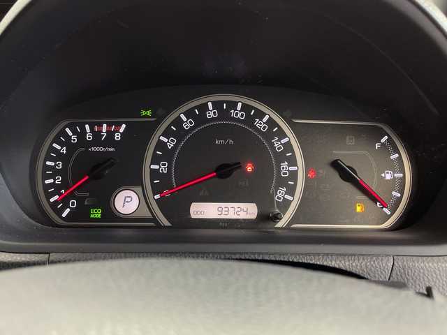 トヨタ ノア X 鹿児島県 2014(平26)年 9.4万km ブラック 純正SDナビ/(BT/CD/DVD/AM/FM/フルセグT)/バックカメラ/純正フリップダウンモニター/片側パワースライドドア/アイドリングストップ/プッシュスタート/HIDヘッドライト/純正フロアマット/3列シート/ウォークスルー/ETC/スペアキー