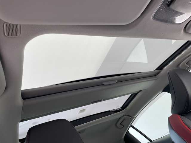 トヨタ プリウス Z 愛知県 2024(令6)年 1.5万km プラチナホワイトパールマイカ 純正12.4型ディズプレイオーディオナビ/全方位カメラ/ガラスルーフ/レーダークルーズコントロール/シートヒーター/エアシート/バッグカメラ/電気リアゲート/パワーシート/コーナーセンサー/純正アルミホイール/ETC2.0/ブラインドスポットモニター/LEDヘッドライト/ステアリングヒーター/インテリジェントミラー/オートマチックハイビーム/衝突軽減システム/フルセグ/ステアリングスイッチ/スマートキー/プッシュスタート