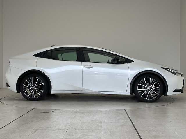 トヨタ プリウス Z 愛知県 2024(令6)年 1.5万km プラチナホワイトパールマイカ 純正12.4型ディズプレイオーディオナビ/全方位カメラ/ガラスルーフ/レーダークルーズコントロール/シートヒーター/エアシート/バッグカメラ/電気リアゲート/パワーシート/コーナーセンサー/純正アルミホイール/ETC2.0/ブラインドスポットモニター/LEDヘッドライト/ステアリングヒーター/インテリジェントミラー/オートマチックハイビーム/衝突軽減システム/フルセグ/ステアリングスイッチ/スマートキー/プッシュスタート