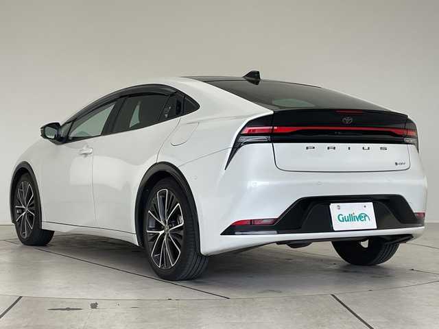 トヨタ プリウス Z 愛知県 2024(令6)年 1.5万km プラチナホワイトパールマイカ 純正12.4型ディズプレイオーディオナビ/全方位カメラ/ガラスルーフ/レーダークルーズコントロール/シートヒーター/エアシート/バッグカメラ/電気リアゲート/パワーシート/コーナーセンサー/純正アルミホイール/ETC2.0/ブラインドスポットモニター/LEDヘッドライト/ステアリングヒーター/インテリジェントミラー/オートマチックハイビーム/衝突軽減システム/フルセグ/ステアリングスイッチ/スマートキー/プッシュスタート