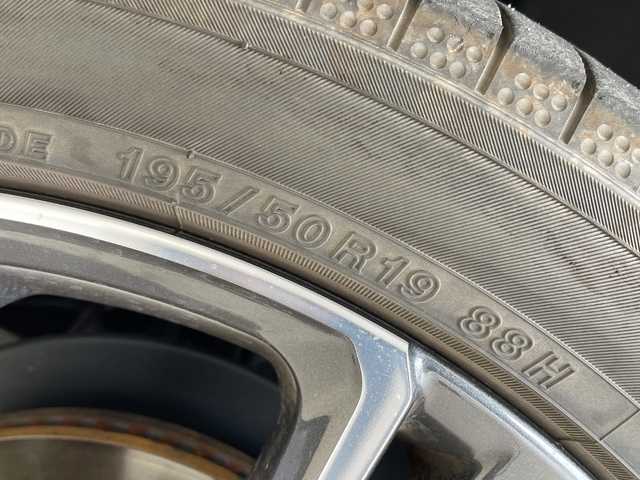 トヨタ プリウス Z 愛知県 2024(令6)年 1.5万km プラチナホワイトパールマイカ 純正12.4型ディズプレイオーディオナビ/全方位カメラ/ガラスルーフ/レーダークルーズコントロール/シートヒーター/エアシート/バッグカメラ/電気リアゲート/パワーシート/コーナーセンサー/純正アルミホイール/ETC2.0/ブラインドスポットモニター/LEDヘッドライト/ステアリングヒーター/インテリジェントミラー/オートマチックハイビーム/衝突軽減システム/フルセグ/ステアリングスイッチ/スマートキー/プッシュスタート