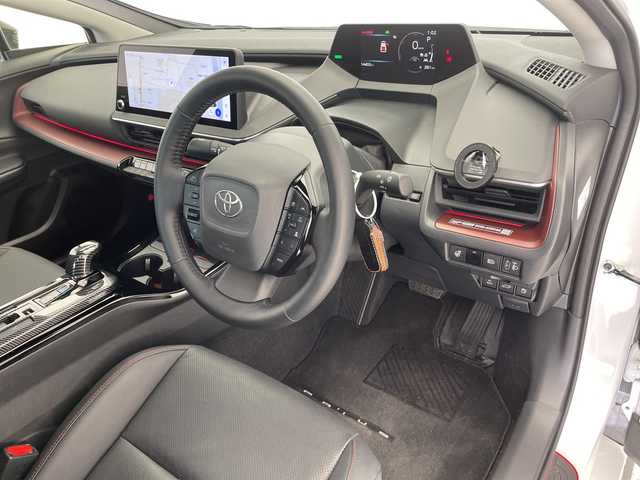 トヨタ プリウス Z 愛知県 2024(令6)年 1.5万km プラチナホワイトパールマイカ 純正12.4型ディズプレイオーディオナビ/全方位カメラ/ガラスルーフ/レーダークルーズコントロール/シートヒーター/エアシート/バッグカメラ/電気リアゲート/パワーシート/コーナーセンサー/純正アルミホイール/ETC2.0/ブラインドスポットモニター/LEDヘッドライト/ステアリングヒーター/インテリジェントミラー/オートマチックハイビーム/衝突軽減システム/フルセグ/ステアリングスイッチ/スマートキー/プッシュスタート