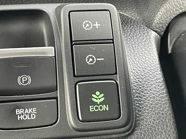 ホンダ Ｎ ＢＯＸ カスタム L ターボ スタイル+ブラック 千葉県 2023(令5)年 2.6万km プラチナホワイトパール ホンダセンシング/・衝突被害軽減ブレーキ/・アダプティブクルーズコントロール/・車線維持システム/・誤発進/誤後進抑制機能/・標識認識機能/純正8インチインターナビ(VXU-227NBi)/・フルセグTV/・CD/DVD/SD/USB/Bluetooth/・AppleCarPlay/バックカメラ/ビルトインETC/ステアリングスイッチ/革巻きステアリング/パドルシフト/純正LEDヘッドライト/オートライト/オートハイビーム/ハーフレザーシート/シートヒーター(D/N席)/電動パーキングブレーキ/オートブレーキホールド/両側パワースライドドア/シートバックテーブル/前席+後席対応カーテンエアバッグ/無限製ドアハンドルガーニッシュ/純正フロアマット/純正15インチアルミホイール