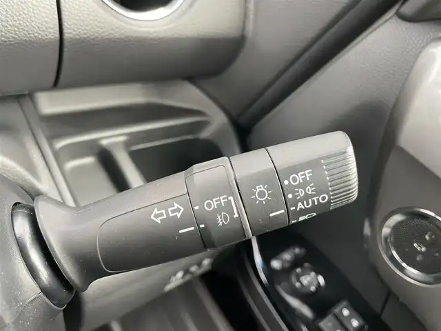 ホンダ Ｎ ＢＯＸ カスタム L ターボ スタイル+ブラック 千葉県 2023(令5)年 2.6万km プラチナホワイトパール ホンダセンシング/・衝突被害軽減ブレーキ/・アダプティブクルーズコントロール/・車線維持システム/・誤発進/誤後進抑制機能/・標識認識機能/純正8インチインターナビ(VXU-227NBi)/・フルセグTV/・CD/DVD/SD/USB/Bluetooth/・AppleCarPlay/バックカメラ/ビルトインETC/ステアリングスイッチ/革巻きステアリング/パドルシフト/純正LEDヘッドライト/オートライト/オートハイビーム/ハーフレザーシート/シートヒーター(D/N席)/電動パーキングブレーキ/オートブレーキホールド/両側パワースライドドア/シートバックテーブル/前席+後席対応カーテンエアバッグ/無限製ドアハンドルガーニッシュ/純正フロアマット/純正15インチアルミホイール