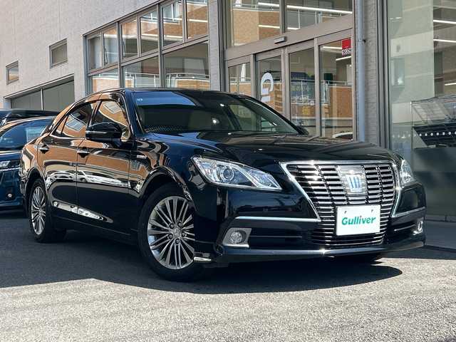 トヨタ クラウン ハイブリッド ロイヤルサルーン 高知県 2013(平25)年 10.9万km ブラック サンルーフ/ベージュレザーシート/純正メーカーナビ/フルセグTV/CD/DVD/Bluetooth/バックカメラ/ETC/純正17インチアルミ/ＬＥＤヘッドライト/パワーシート/シートヒーター/エアーシート/クルーズコントロール/横滑り防止装置/保証書・取説/スペアキー