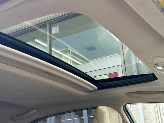 トヨタ クラウン ハイブリッド ロイヤルサルーン 高知県 2013(平25)年 10.9万km ブラック サンルーフ/ベージュレザーシート/純正メーカーナビ/フルセグTV/CD/DVD/Bluetooth/バックカメラ/ETC/純正17インチアルミ/ＬＥＤヘッドライト/パワーシート/シートヒーター/エアーシート/クルーズコントロール/横滑り防止装置/保証書・取説/スペアキー