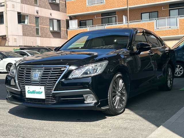 トヨタ クラウン ハイブリッド ロイヤルサルーン 高知県 2013(平25)年 10.9万km ブラック サンルーフ/ベージュレザーシート/純正メーカーナビ/フルセグTV/CD/DVD/Bluetooth/バックカメラ/ETC/純正17インチアルミ/ＬＥＤヘッドライト/パワーシート/シートヒーター/エアーシート/クルーズコントロール/横滑り防止装置/保証書・取説/スペアキー