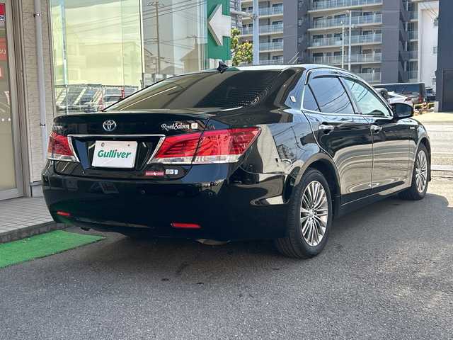 トヨタ クラウン ハイブリッド ロイヤルサルーン 高知県 2013(平25)年 10.9万km ブラック サンルーフ/ベージュレザーシート/純正メーカーナビ/フルセグTV/CD/DVD/Bluetooth/バックカメラ/ETC/純正17インチアルミ/ＬＥＤヘッドライト/パワーシート/シートヒーター/エアーシート/クルーズコントロール/横滑り防止装置/保証書・取説/スペアキー