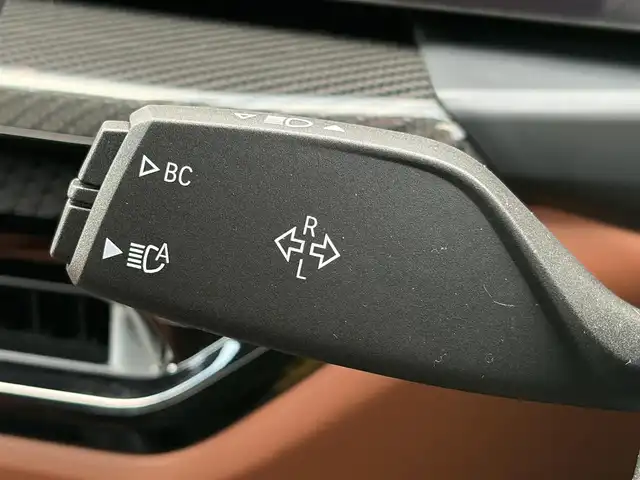 ＢＭＷ ＢＭＷ Ｍ３ コンペティション M xDrive 熊本県 2025(令7)年 0.2万km タンザナイトブルー 革シート/ワンオーナー/純正ナビ/harman/kardon/全方位カメラ/ミラー一体型ETC/前後ドライブレコーダー/レーダークルーズ/パドルシフト/パワートランク/前席パワーシート・右前席シートメモリー/前席シートヒーター・エアーシート/ステアリングヒーター/前後コーナーセンサー/横滑り防止装置/ウィンカーミラー/フロアマット/新車保証書/取扱説明書/スマートスペアキー×1本/カード型キー×1本