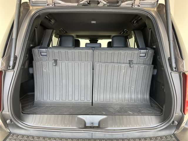 トヨタ ランドクルーザー ２５０ VX 愛知県 2024(令6)年 1万km アバンギャルドブロンズメタリック 純正12.3型ディスプレイオーディオナビ/全方位カメラ/サンルーフ/レーダークルーズコントロール/シートヒーター/エアシート/電動リアゲート/パワーシート/コーナーセンサー/純正アルミホイール/ルーフレール/ETC2.0/ブラインドスポットモニター/４WD/三眼LEDヘッドライト/ステアリングヒーター/インテリジェントミラー/リアオートエアコン/オートマチックハイビーム/衝突軽減システム/フルセグ/ヒッチメンバー/ステアリングスイッチ/スマートキー/プッシュスタート