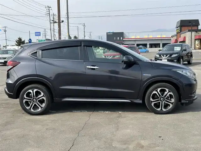 ホンダ ヴェゼル ハイブリッド Z ホンダセンシング 道南・函館 2017(平29)年 6.2万km ルーセブラックメタリック /純正ナビ//フルセグTV//バックカメラ//ドライブレコーダー//ETC//衝突被害軽減システム//レーダークルーズコントロール//レーンキープアシスト//ワイパーデアイサー//前席シートヒーター//電子パーキングブレーキ//LEDヘッドライト//オートライト//スマートキー//エンジンプッシュスタート