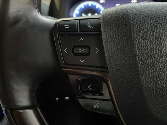 トヨタ アルファード Z 茨城県 2024(令6)年 2.7万km プラチナホワイトパールマイカ トヨタセーフティセンス/フリップダウンモニター/オットマン/100V電源/ワイヤレス充電/エンジンスターター/デジタルインナーミラー/純正ディスプレイオーディオ/　　ラジオ　TV　BT　USB/全方位カメラ/両側パワースライドドア/電動リアゲート/レーダークルーズコントロール/LEDオートヘッドライト/パワーシート/シートメモリ/シートヒーター/エアシート/ステアリングヒーター/前後ドラレコ/ETC2.0