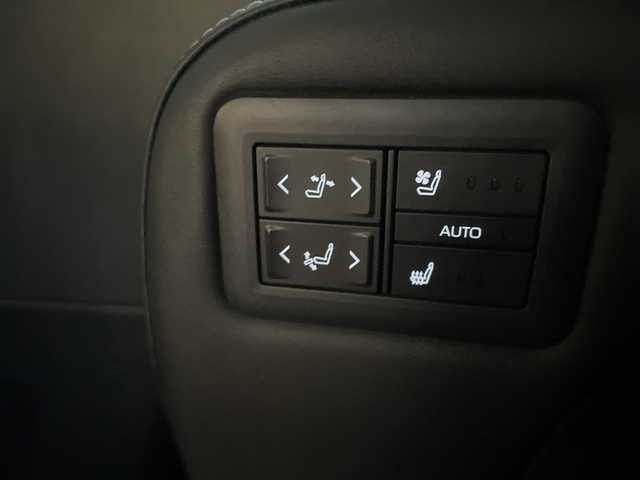 トヨタ アルファード Z 茨城県 2024(令6)年 2.7万km プラチナホワイトパールマイカ トヨタセーフティセンス/フリップダウンモニター/オットマン/100V電源/ワイヤレス充電/エンジンスターター/デジタルインナーミラー/純正ディスプレイオーディオ/　　ラジオ　TV　BT　USB/全方位カメラ/両側パワースライドドア/電動リアゲート/レーダークルーズコントロール/LEDオートヘッドライト/パワーシート/シートメモリ/シートヒーター/エアシート/ステアリングヒーター/前後ドラレコ/ETC2.0