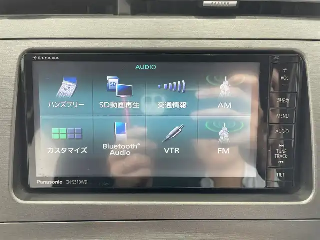 トヨタ プリウス S 沖縄県 2013(平25)年 5.8万km ブラック (株)IDOMが運営する【じしゃロンコザ店】の自社ローン対象車両になります。こちらは現金ご利用時の価格です。自社ローンご希望の方は別途その旨お申付け下さい。/・本土仕入/・社外ナビ/・Bluetooth接続/・DVD再生/・TV/・バックカメラ/・ETC/・スマートキー/・プッシュスタート/・純正フロアマット/・純正アルミホイール/・オートライト