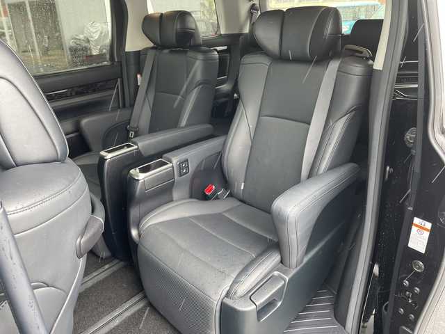 トヨタ アルファード S Cパッケージ 滋賀県 2021(令3)年 5.2万km ブラック モデリスタエアロ/純正9型ディスプレイ/・Bluetooth/フルセグ/バックカメラ/ツインムーンルーフ/革巻きステアリング/ステアリングヒーター/レーダークルーズコントロール/レザーシート/シートベンチレーション/シートヒーター/パワーシート/デジタルインナーミラー/パワーバックドア/ブレーキホールド/オートリトラミラー/LEDオートライト/フォグライト/AC１００V/トヨタセーフティセンス/・レーントレーシングアシスト/・クリアランスソナー/・プリクラッシュセーフティ/・パーキングサポートブレーキ/・ブラインドスポットモニター/・ロードサインアシスト/スマートキー