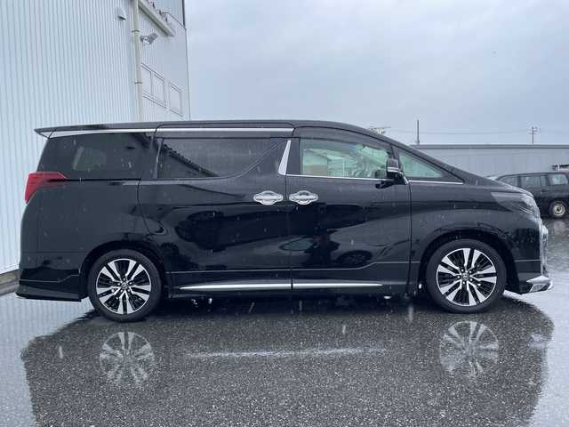 トヨタ アルファード S Cパッケージ 滋賀県 2021(令3)年 5.2万km ブラック モデリスタエアロ/純正9型ディスプレイ/・Bluetooth/フルセグ/バックカメラ/ツインムーンルーフ/革巻きステアリング/ステアリングヒーター/レーダークルーズコントロール/レザーシート/シートベンチレーション/シートヒーター/パワーシート/デジタルインナーミラー/パワーバックドア/ブレーキホールド/オートリトラミラー/LEDオートライト/フォグライト/AC１００V/トヨタセーフティセンス/・レーントレーシングアシスト/・クリアランスソナー/・プリクラッシュセーフティ/・パーキングサポートブレーキ/・ブラインドスポットモニター/・ロードサインアシスト/スマートキー