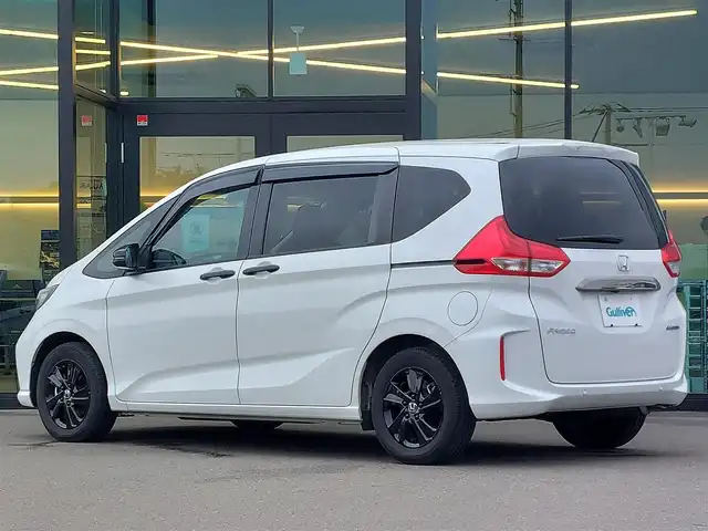 ホンダ フリード ハイブリット G 東京都 2023(令5)年 3.8万km プラチナホワイトパール ワンオーナー/ホンダセンシング/衝突軽減ブレーキ/レーダークルーズコントロール/コーナーセンサー/横滑り防止装置/レーンアシスト/純正ナビ （VXM－２３４VFi）/フルセグTV/Bluetooth/バックカメラ/ETC/デジタルインナーミラー型ドラレコ/プッシュスタート/ステアリングスイッチ/両側パワースライドドア/シートヒーター/ウォークスルー/LEDヘッドライト/純正アルミホイール/スマートキー