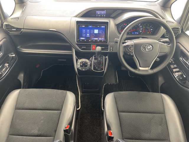 トヨタ ヴォクシー ZS 煌Ⅲ 沖縄県 2021(令3)年 7.4万km ブラック 純正ナビ【NSZT-Y68T】　/（フルセグＴＶ　ＣＤ　ＤＶＤ　Ｂｌｕｅｔｏｏｔｈ）　/バックカメラ　/ＥＴＣ　/クルーズコントロール　/両側パワースライドドア/トヨタセーフティーセンス　/モデリスタエアロ　/ローダウン　/ハーフレザーシート　/ＬＥＤヘッドライト/プッシュスタート/スマートキー