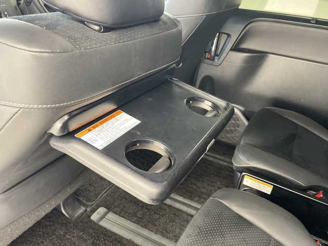 トヨタ ヴォクシー ZS 煌Ⅲ 沖縄県 2021(令3)年 7.4万km ブラック 純正ナビ【NSZT-Y68T】　/（フルセグＴＶ　ＣＤ　ＤＶＤ　Ｂｌｕｅｔｏｏｔｈ）　/バックカメラ　/ＥＴＣ　/クルーズコントロール　/両側パワースライドドア/トヨタセーフティーセンス　/モデリスタエアロ　/ローダウン　/ハーフレザーシート　/ＬＥＤヘッドライト/プッシュスタート/スマートキー