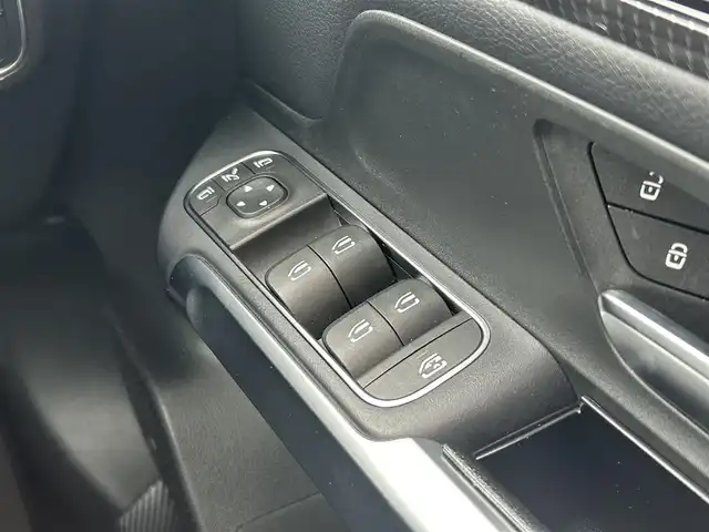 メルセデス・ベンツ Ｍ・ベンツ ＥＱＢ２５０ AMGライン 群馬県 2023(令5)年 1.7万km デジタルホワイト 純正10.25インチワイドディスプレイナビ/（Bluetooth/USB/AM/FM/AppleCarPlay/AndroidAuto/フルセグTV）/サンルーフ/全方位カメラ/ブルメスターサウンドシステム/アクティブレーンキープアシスト/アクティブステアリングアシスト/アダプティブクルーズコントロール/ブラインドスポットモニター/横滑り防止装置/パークトロニック/パドルシフト/電動テールゲート/純正ドラレコ（全方位・前後）/前席シートヒーター/電子パーキングブレーキ/LEDヘッドライト/ヘッドアップディスプレイ/SPORT/COMFORT モード/純正ETC2.0/純正フロアマット/純正20インチアルミホイール/レザーシート/保証書/取扱説明書/スペアキー1本/社外充電ケーブル（JOY ALL）車載
