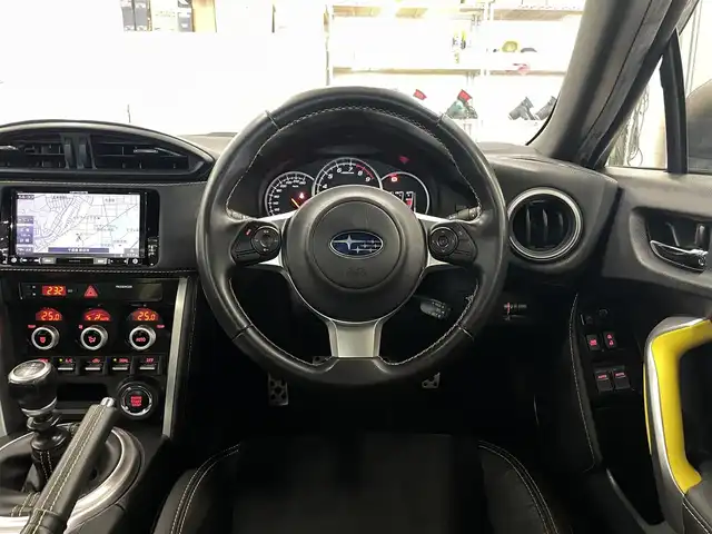 スバル ＢＲＺ イエローエディション 千葉県 2016(平28)年 2.4万km 黄 100台限定車/機関系オリジナル/純正ブレンボ/純正17インチAW/ZF製ザックスダンパー/専用ハーフレザーシート/LEDヘッドライト/LEDフォグライト/LEDアクセサリーライナー/チャールサイトイエロー(NAD)