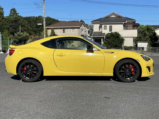 スバル ＢＲＺ イエローエディション 千葉県 2016(平28)年 2.4万km 黄 100台限定車/機関系オリジナル/純正ブレンボ/純正17インチAW/ZF製ザックスダンパー/専用ハーフレザーシート/LEDヘッドライト/LEDフォグライト/LEDアクセサリーライナー/チャールサイトイエロー(NAD)