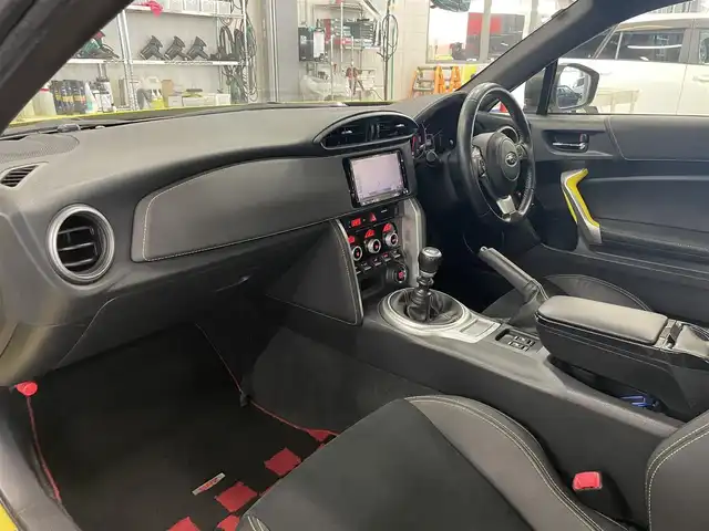 スバル ＢＲＺ イエローエディション 千葉県 2016(平28)年 2.4万km 黄 100台限定車/機関系オリジナル/純正ブレンボ/純正17インチAW/ZF製ザックスダンパー/専用ハーフレザーシート/LEDヘッドライト/LEDフォグライト/LEDアクセサリーライナー/チャールサイトイエロー(NAD)