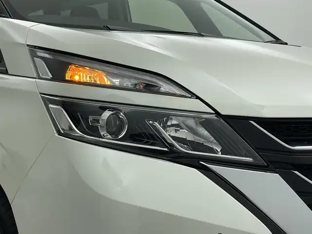 日産 セレナ ハイウェイスターVセレクションⅡ 福井県 2019(令1)年 4.5万km ブリリアントホワイトパール 純正9インチSDナビ【MM518D-L】/CD/DVD/Blu-ray/フルセグTV/Bluetooth/AM/FM/アラウンドビューモニター/セーフティパックB/両側ハンズフリーオートスライドドア/パーキングアシスト/純正ドライブレコーダー（ナビ連動）/革巻きステアリング/ステアリングリモコン/ステアリングチルド機構/プッシュスタート/スマートキー（スペア１本あり）/ETC/電動パーキングブレーキ/オートライト /LEDヘッドライト/フォグランプ/革調シートカバー