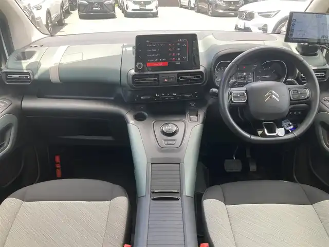 シトロエン ベルランゴ シャイン XTRパック 熊本県 2020(令2)年 2.3万km ブランバンキーズ ・スマートキー/・プッシュスタート/・アクティブセーフティブレーキ/・トラフィックサインインフォメーション/・疲労検知/・インテリジェントハイビーム/・パーキングセンサー/・ブラインドスポットモニター/・クルーズコントロール(追従式)/・純正ディスプレイオーディオ/　【Bluetooth・USB・AppleCarPlay・AndroidAuto】/・全方位カメラ/・社外ポータブルナビ/・フルセグTV/・ETC/・ドライブレコーダー(前後録画)/・LEDヘッドランプ/・フォグランプ/・純正マット