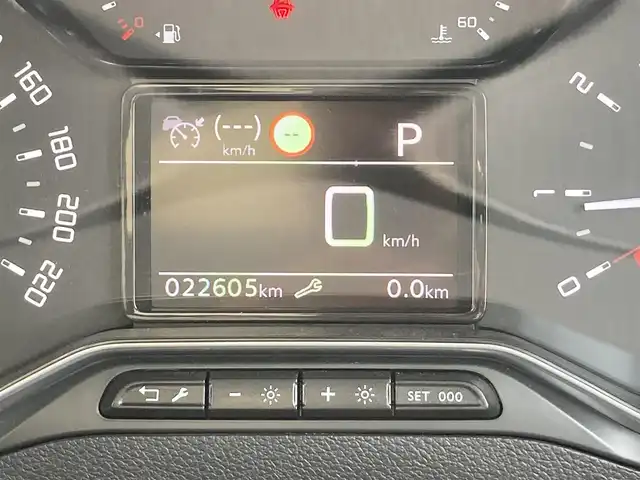 シトロエン ベルランゴ シャイン XTRパック 熊本県 2020(令2)年 2.3万km ブランバンキーズ ・スマートキー/・プッシュスタート/・アクティブセーフティブレーキ/・トラフィックサインインフォメーション/・疲労検知/・インテリジェントハイビーム/・パーキングセンサー/・ブラインドスポットモニター/・クルーズコントロール(追従式)/・純正ディスプレイオーディオ/　【Bluetooth・USB・AppleCarPlay・AndroidAuto】/・全方位カメラ/・社外ポータブルナビ/・フルセグTV/・ETC/・ドライブレコーダー(前後録画)/・LEDヘッドランプ/・フォグランプ/・純正マット
