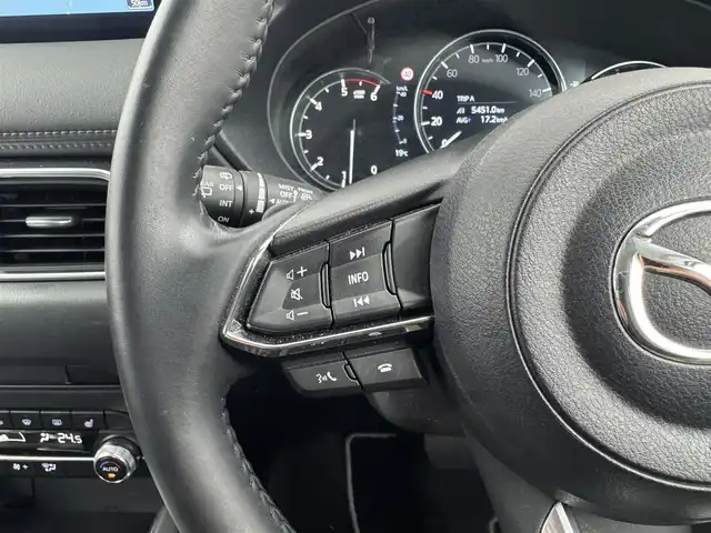 マツダ ＣＸ－５ XD Lパッケージ 愛知県 2022(令4)年 4.6万km パール サンルーフ/純正ナビ　/（フルセグ／Bluetooth）　/ＢＯＳＥプレミアムサウンドシステム　/レーダークルーズコントロール　/全方位モニター　/衝突軽減システム　/コーナーセンサー　/ブラインドスポットモニター　/レーンキープアシスト　/電動リアゲート　/前席パワーシート　/運転席メモリーシート　/前席シートヒーター　/携帯置くだけ充電/ドライブレコーダー/ETC/純正AW
