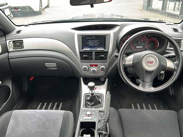 スバル インプレッサ ＷＲＸ STi スペックC 大阪府 2009(平21)年 5.5万km オブシディアンブラックパール アプライドＢ型　インタークーラーウォータースプレー　社外ナビ　ＣＤ　ＤＶＤ　ＢＴ　ＨＤＭＩ　ＳＤ　フルセグＴＶ　バックカメラ　　ＳＩ－ＤＲＩＶＥ　ＨＩＤライト　レカロシート　カーボン調ルーフ　カーボン調リアスポ　ＥＴＣ トノカバー　ウィンカーミラー　フォグランプ　電動格納ミラー　