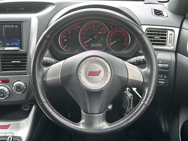 スバル インプレッサ ＷＲＸ STi スペックC 大阪府 2009(平21)年 5.5万km オブシディアンブラックパール アプライドＢ型　インタークーラーウォータースプレー　社外ナビ　ＣＤ　ＤＶＤ　ＢＴ　ＨＤＭＩ　ＳＤ　フルセグＴＶ　バックカメラ　　ＳＩ－ＤＲＩＶＥ　ＨＩＤライト　レカロシート　カーボン調ルーフ　カーボン調リアスポ　ＥＴＣ トノカバー　ウィンカーミラー　フォグランプ　電動格納ミラー　