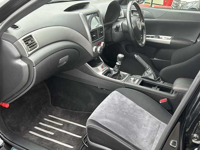 スバル インプレッサ ＷＲＸ STi スペックC 大阪府 2009(平21)年 5.5万km オブシディアンブラックパール アプライドＢ型　インタークーラーウォータースプレー　社外ナビ　ＣＤ　ＤＶＤ　ＢＴ　ＨＤＭＩ　ＳＤ　フルセグＴＶ　バックカメラ　　ＳＩ－ＤＲＩＶＥ　ＨＩＤライト　レカロシート　カーボン調ルーフ　カーボン調リアスポ　ＥＴＣ トノカバー　ウィンカーミラー　フォグランプ　電動格納ミラー　